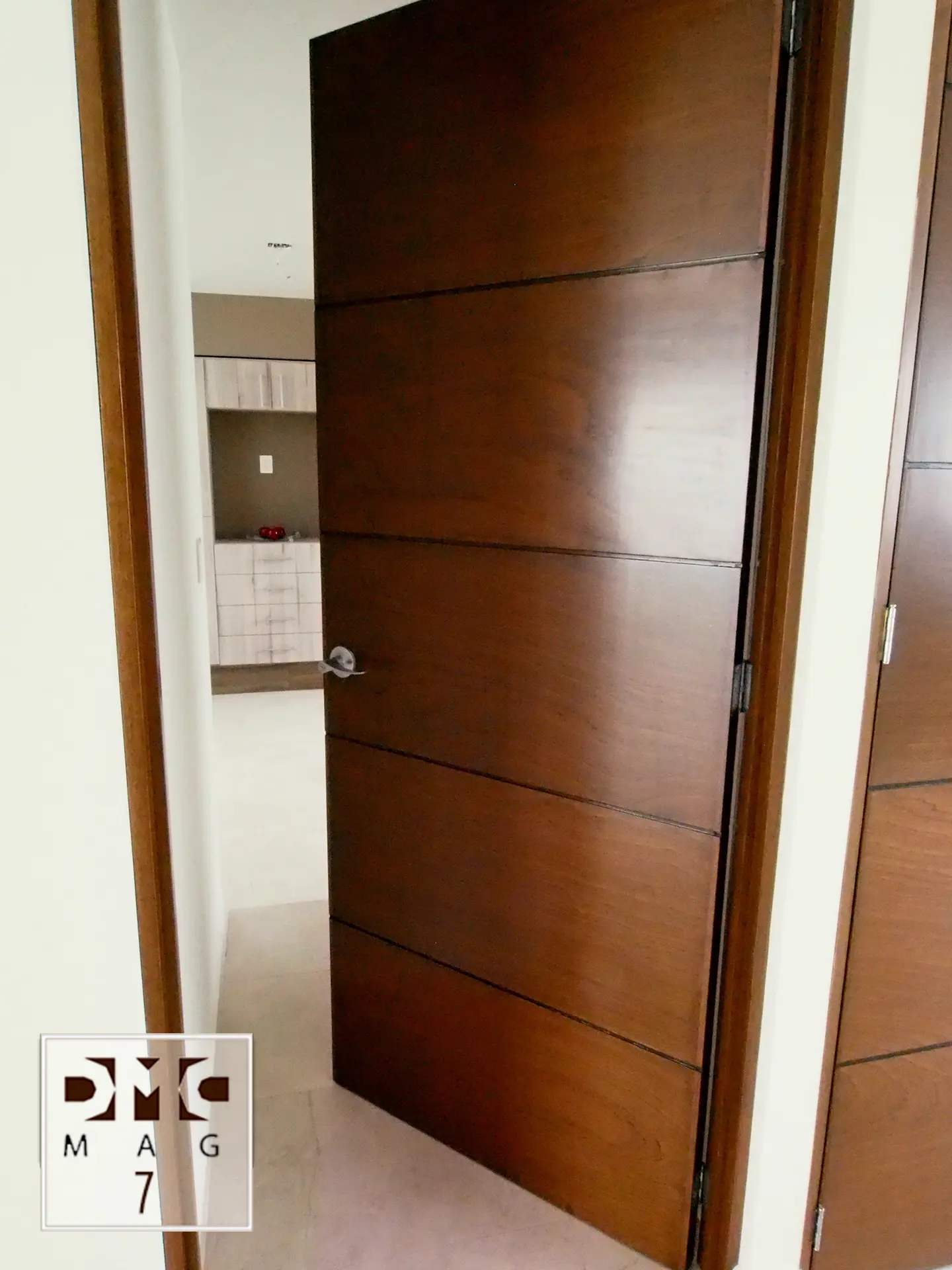 Puerta Elegante